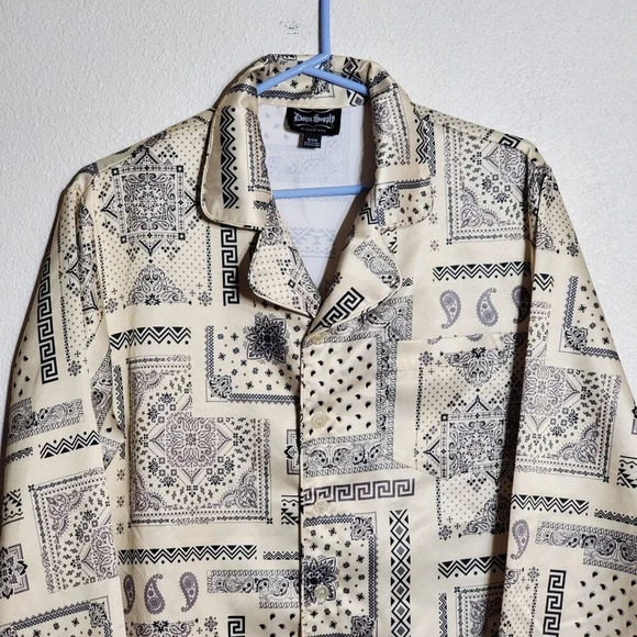 DOGG SUPPLY by SNOOP DOGG, Poly Satin Men's Pajama Lounge Shirt.  Size Small - Picture 5 of 8